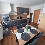 1-2 Personen In -2-